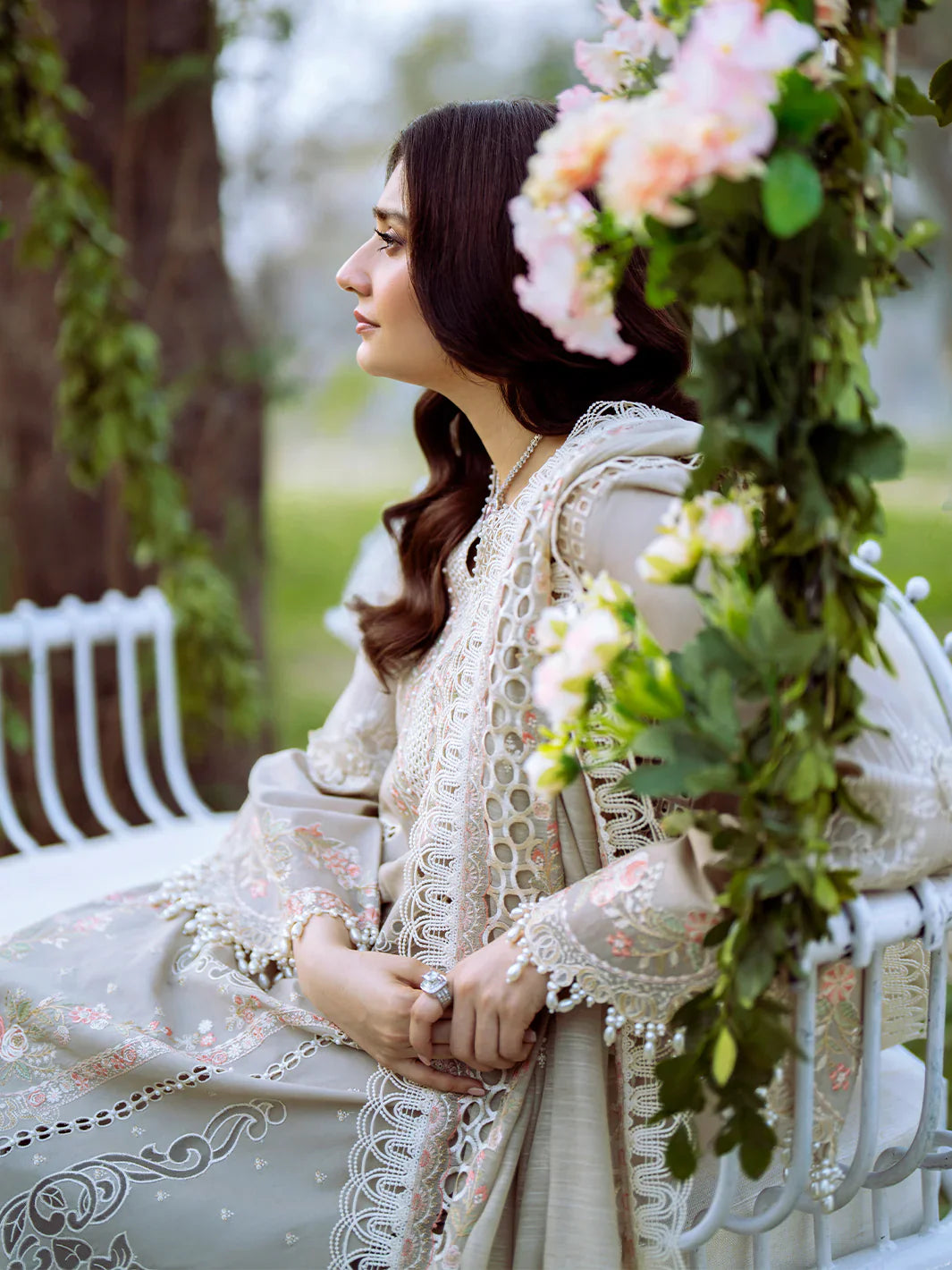 Binilyas Fareesia Luxury Embroidered Lawn 3pc