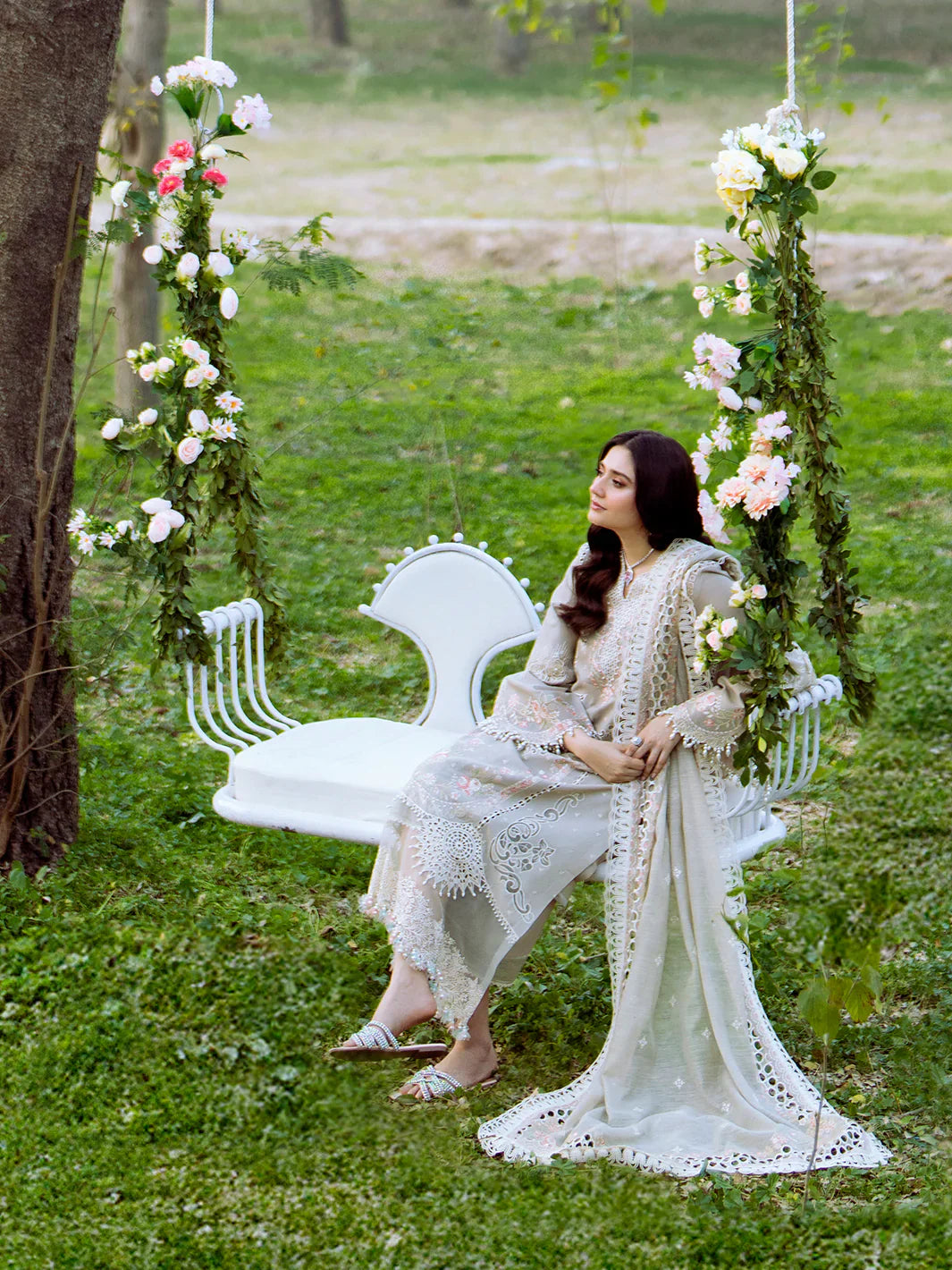 Binilyas Fareesia Luxury Embroidered Lawn 3pc