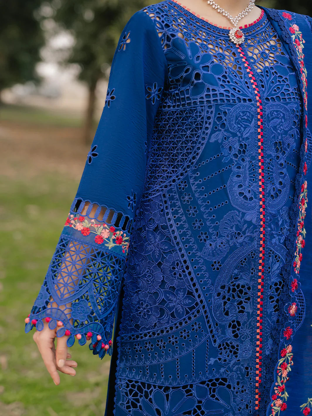 Binilyas Fareesia Luxury Embroidered Lawn 3pc