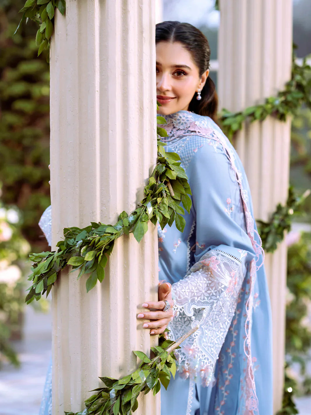Binilyas Fareesia Luxury Embroidered Lawn 3pc