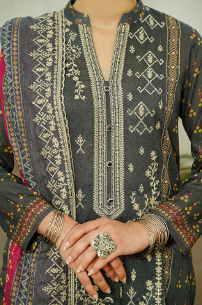 Jaffrani CHAP-15 Unstitched Embroidered Lawn 3pc