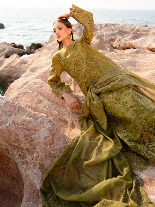 Mahnur Sirene Luxury Embroidered Lawn 3pc