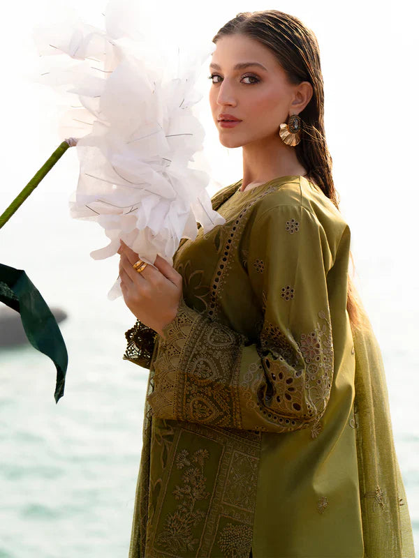 Mahnur Sirene Luxury Embroidered Lawn 3pc