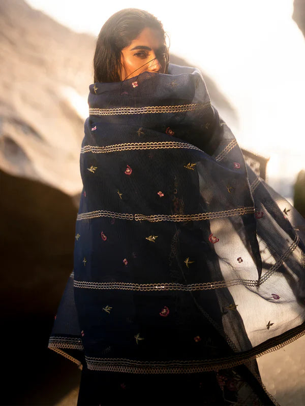 Mahnur Sirene Luxury Embroidered Lawn 3pc