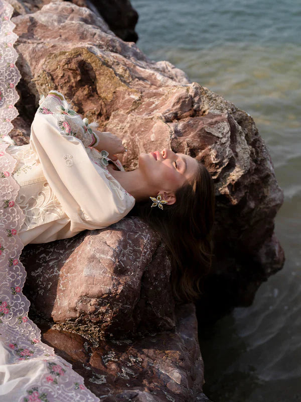 Mahnur Sirene Luxury Embroidered Lawn 3pc